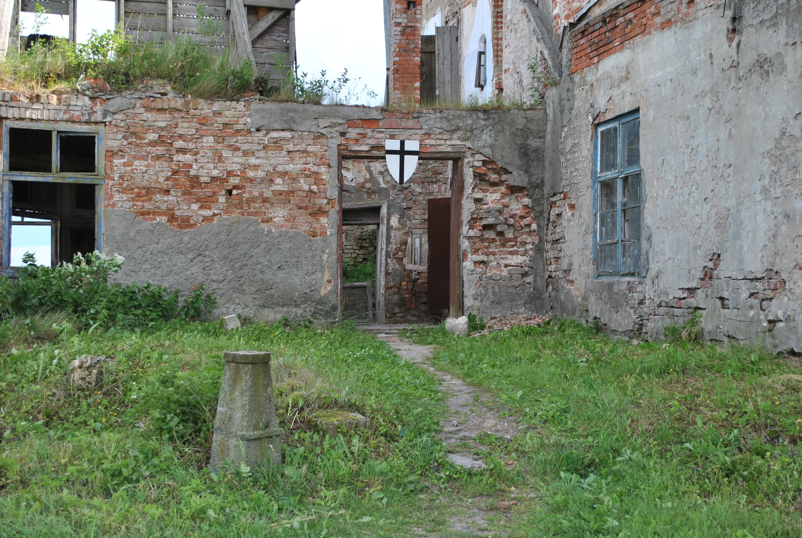 Двор замка Георгенбург. Belchen-ok. CC BY-SA 4.0